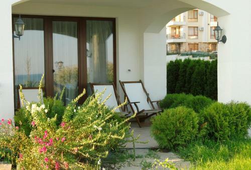 Casa Real Apartments