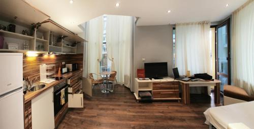 Jbh Hotel