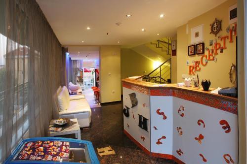 Jbh Hotel