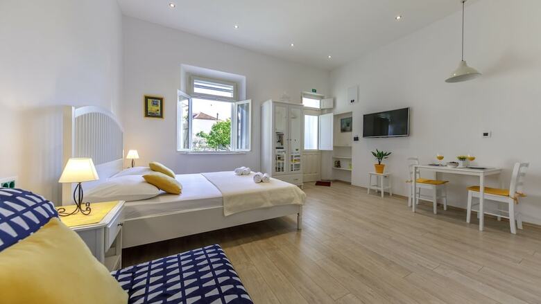 Ivano's Studio Apartments