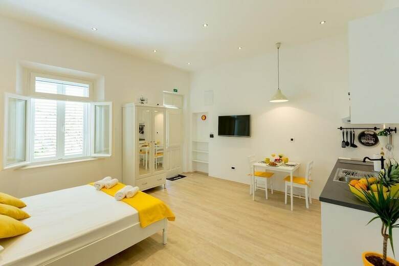 Ivano's Studio Apartments