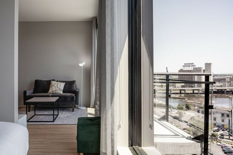 Griffintown Hotel