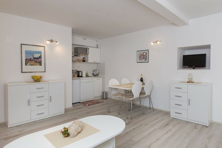 Apartamento Izvija?ica Suite