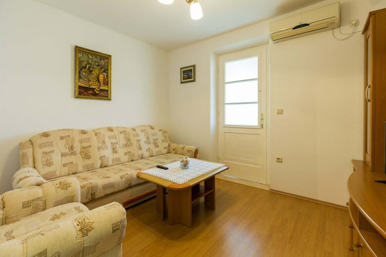 Anika Apartment