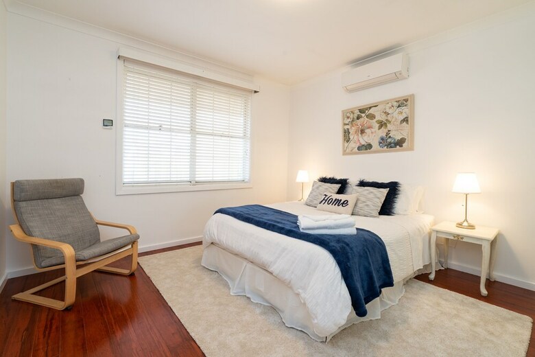 Homely 2 Bedroom Place In Denistone