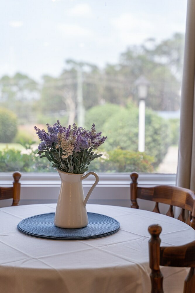 Homely 2 Bedroom Place In Denistone
