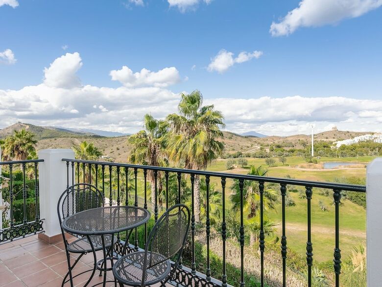 Modern Villa In Alhaur�n El Grande With Swimming Pool