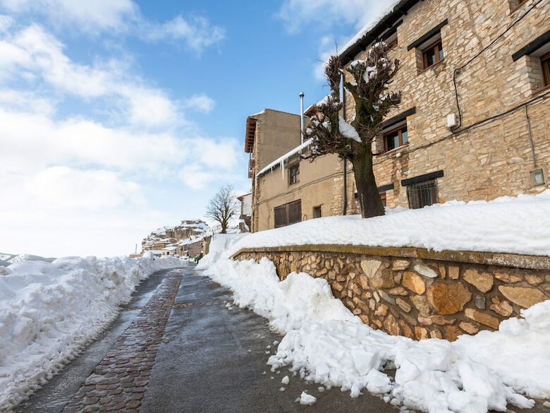 Delightful Apartment In Gudar With Fireplace