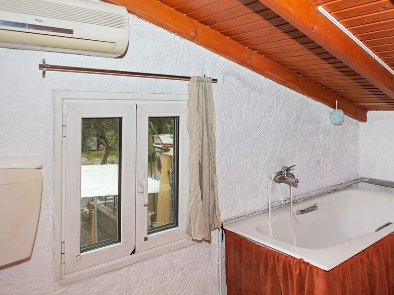 Restful Apartment In Istiaia With Patio