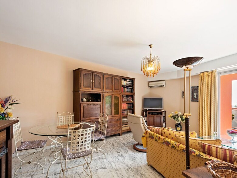 Aesthetic Apartment In Nice With Swimming Pool