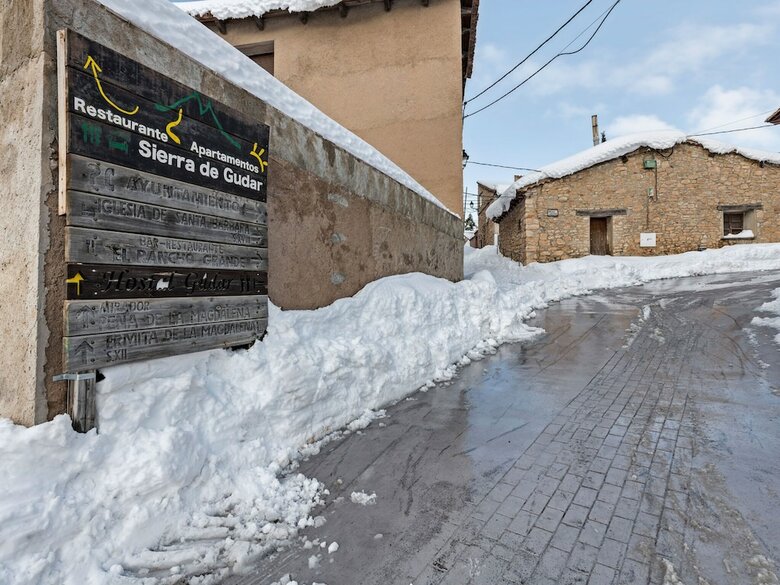 Graceful Apartment In Gudar With Heating