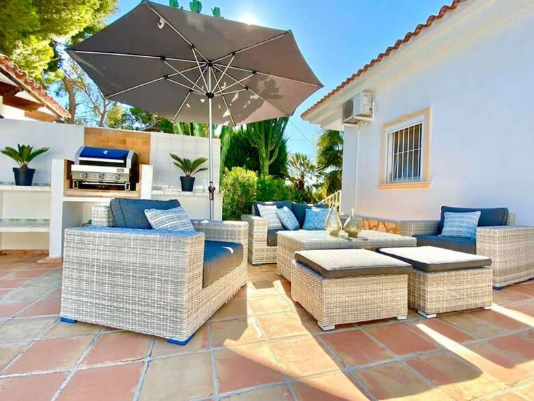 Charming Villa With Private Swimming Pool Located 100 M From The Sea