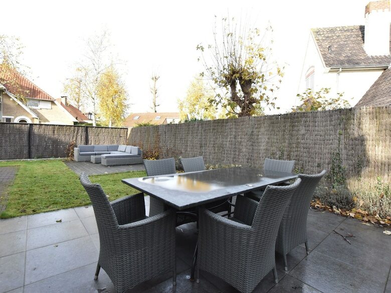 Elegant Villa In Koksijde With Garden