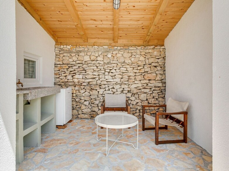 Spacious Holiday Home In Seget Vranjica With Garden
