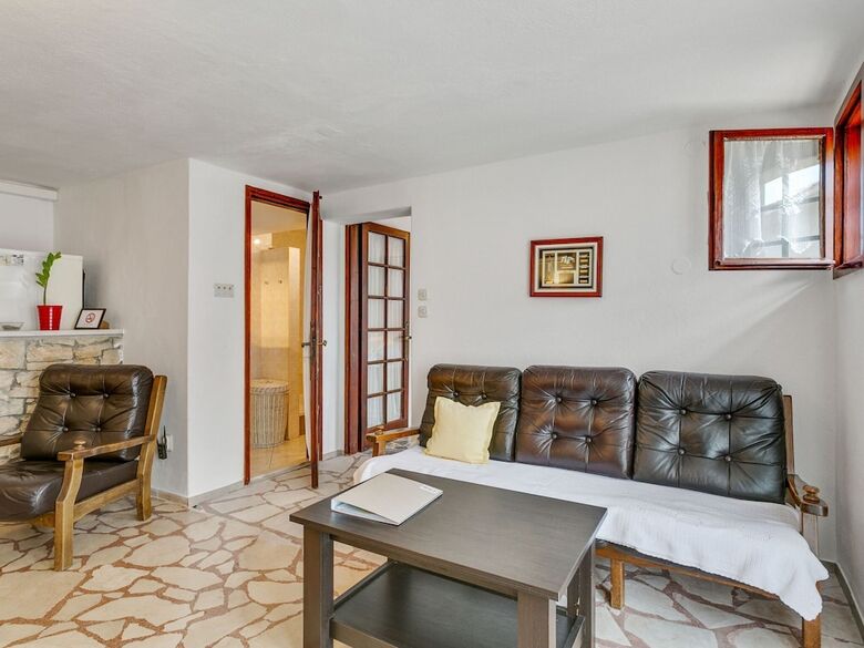 Spacious Holiday Home In Seget Vranjica With Garden
