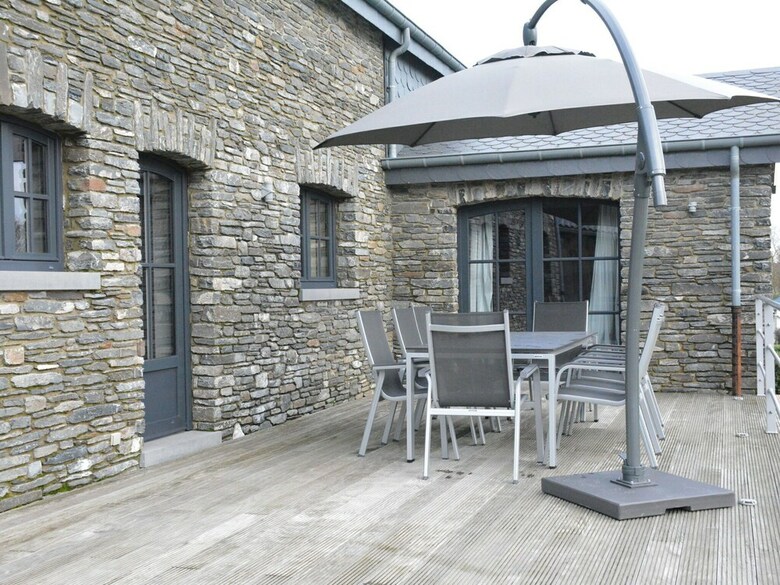 Spacious Holiday Home In Nafraiture With Garden