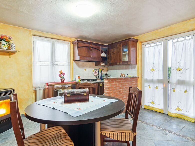 Pleasant Holiday Home In Serravalle Scrivia With Garden