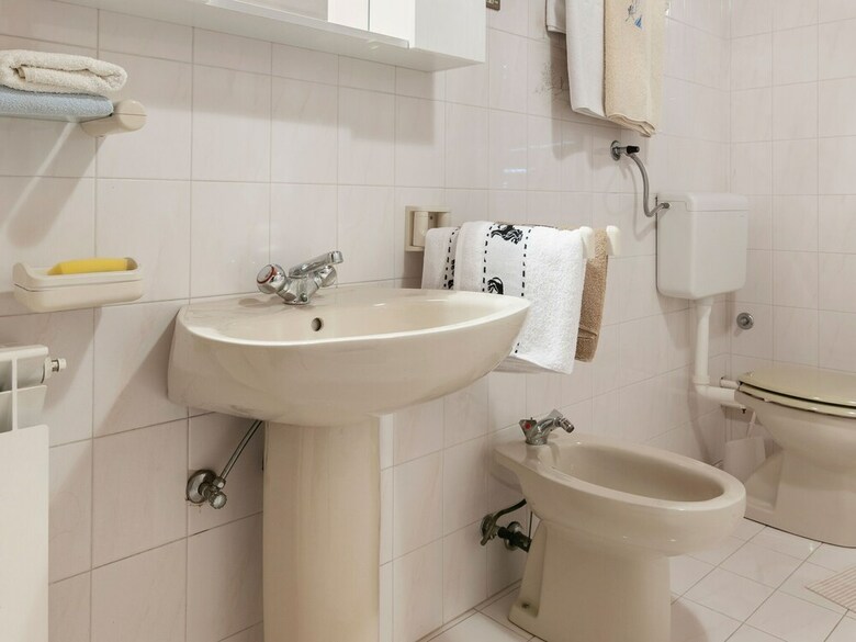 Peaceful Apartment In Pore? With Garden