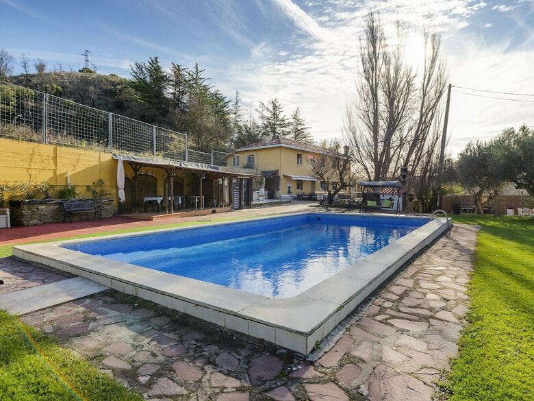 Lassy Villa In Assa, �lava With Private Pool