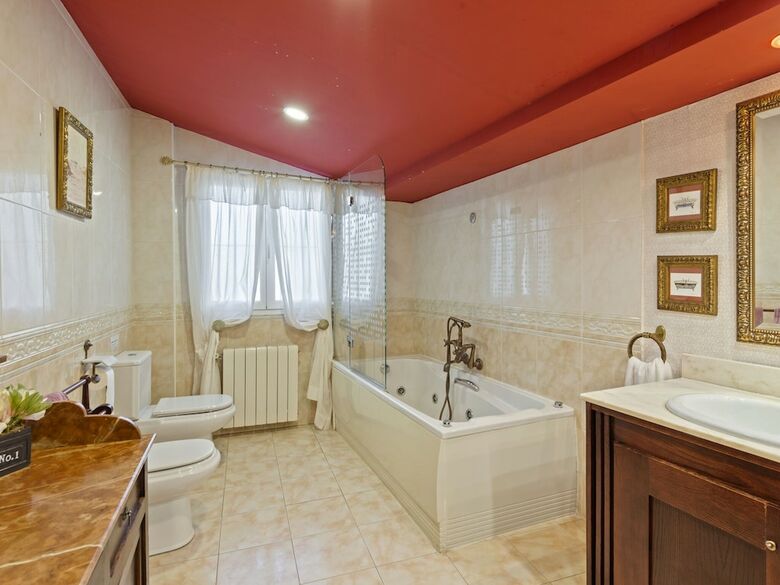 Lassy Villa In Assa, �lava With Private Pool