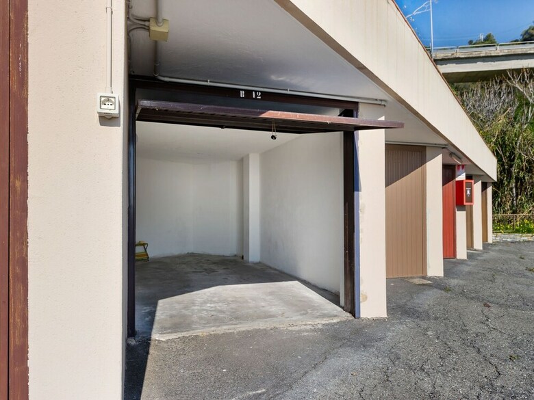 Snug Apartment In Ospedaletti With Swimming Pool