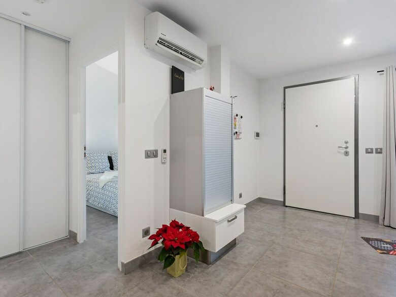 Comfortable Home In Drap With Pool, 15 Min From The Beach