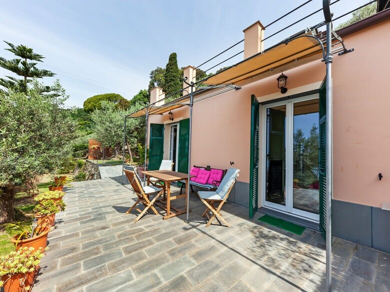 Lovely Villa In Genova With Garden