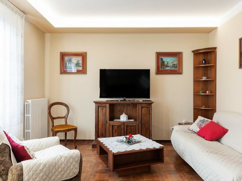 Spacious Apartment In Subbiano With Garden