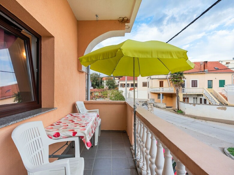 Lovely Holiday Home In Posedarje With Balcony