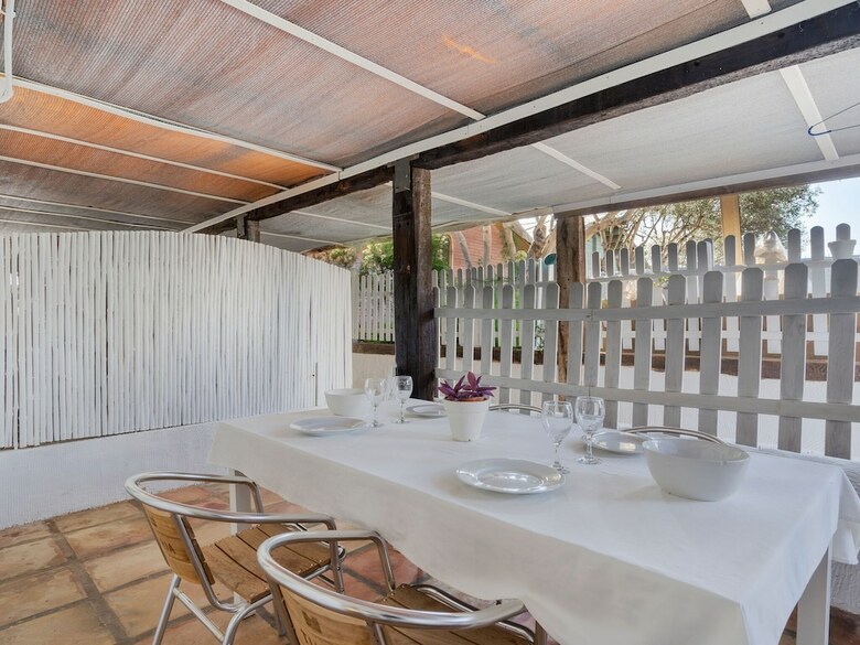 Arty Bungalow In Oliva With Swimming Pool