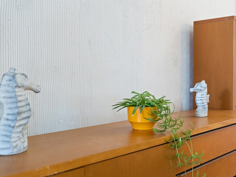 Arty Bungalow In Oliva With Swimming Pool