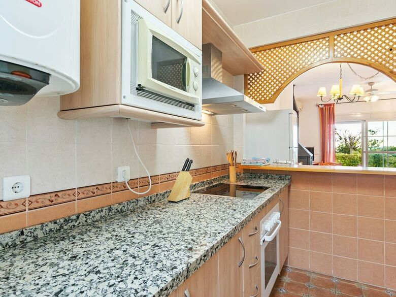 Impressive Apartment In Alcauc�n With Swimming Pool