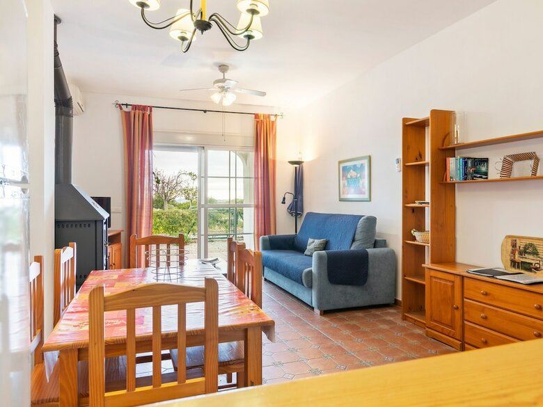 Impressive Apartment In Alcauc�n With Swimming Pool