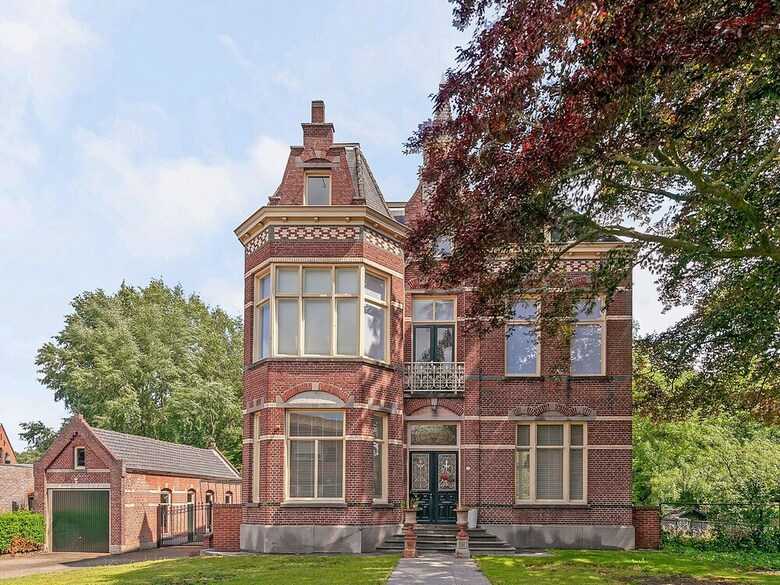 Luxurious Villa In Koewacht With Garden