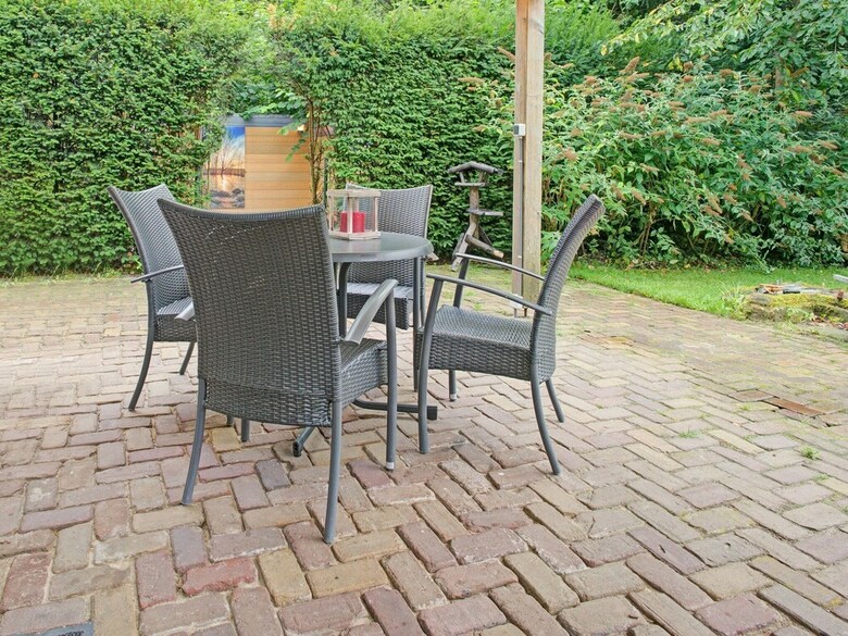 Picturesque Holiday Home In Oldenzaal With Jacuzzi