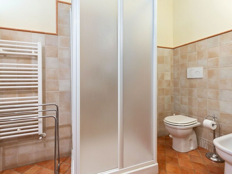 Quaint Holiday Home In Siena With Jacuzzi