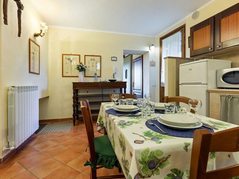 Quaint Holiday Home In Siena With Jacuzzi