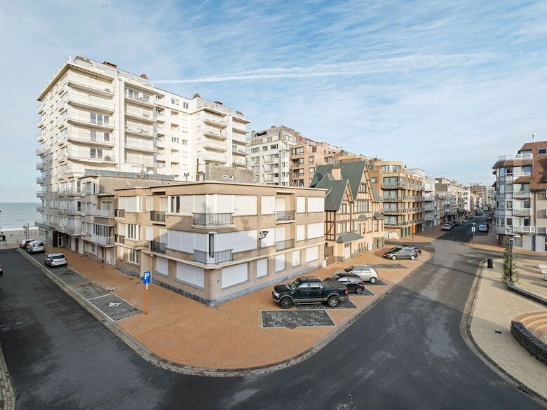 Modern Apartment In Westende/middelkerke With Beach Nearby