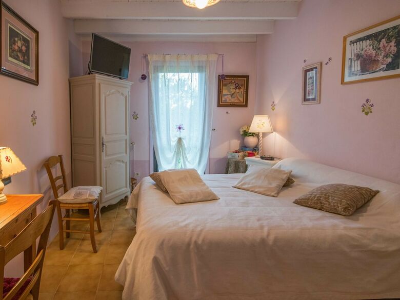 Pet-friendly Holiday Home In Blanquefort-sur-briolance"