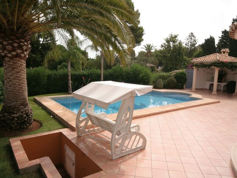 Luxurious Villa With Private Pool In Les Rotes