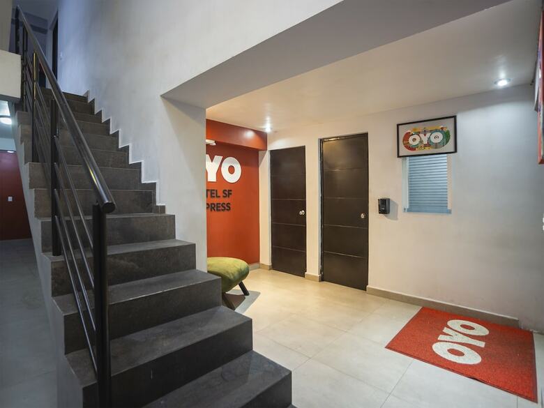 Oyo Hotel Sf Express
