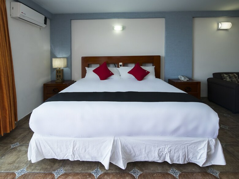 Hotel Capital O Suites de Reyes