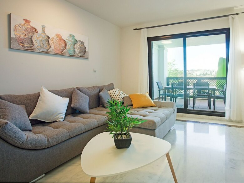 Spacious Apartment In San Roque With Swimming Pool