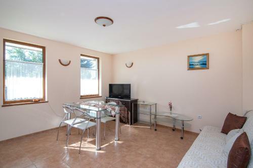 Villa Ira