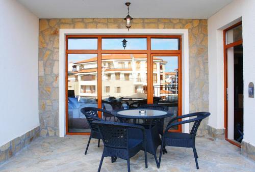 Vineyards Hotel