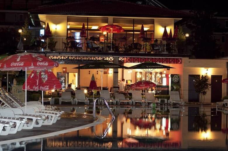 Aparthotel Rose Village