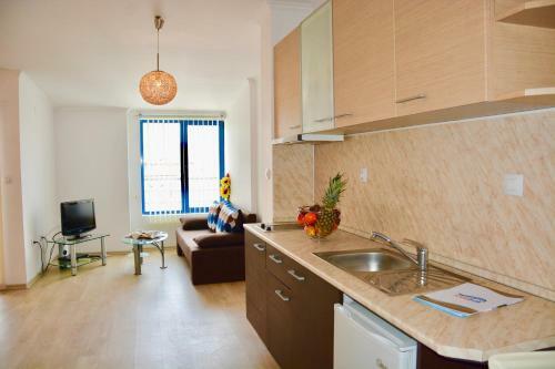 Rainbow Aparthotel