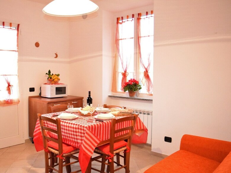 Traditional Holiday Home In Moneglia With Private Terrace