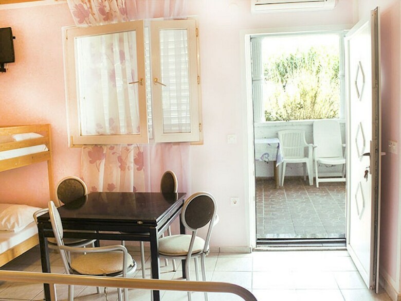 Cosy Holiday Home In Metajna With Terrace