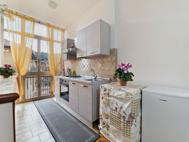 Attractive Apartment In Pimonte With Balcony